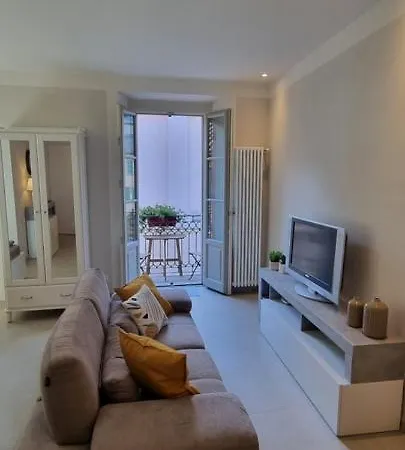 Victoria Apartment *